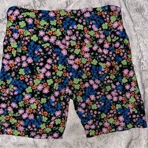 Womens No Boundaries Size L Shorts.